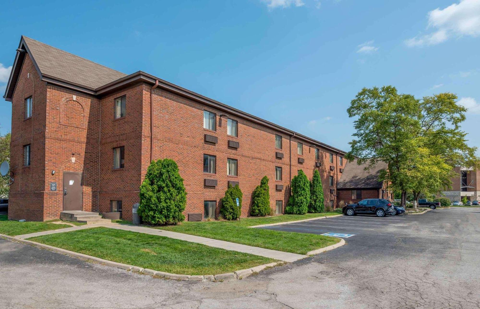 Suburban Studios Indianapolis Northwest - College Parks Exterior foto